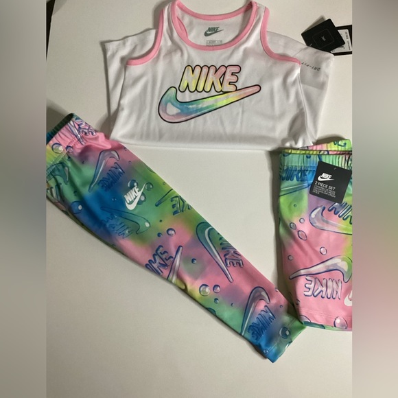 Freebie alert: 4t girls Nike haul - Picture 5 of 6